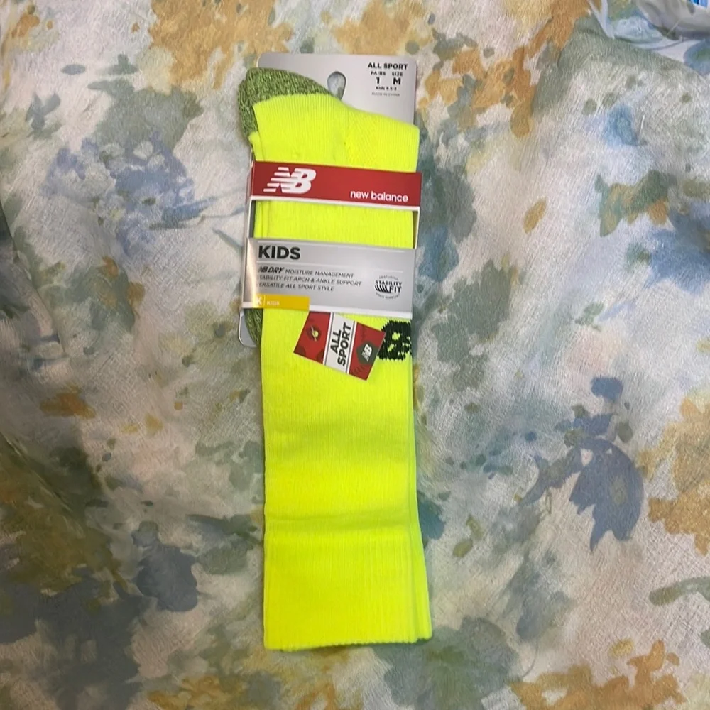 New Balances Kids Socks Size: M